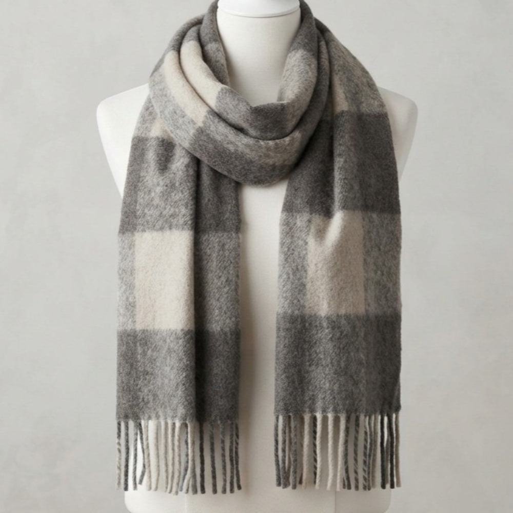 Eileen Fisher Boucle Cloud Alpaca Wool Blend Plaid Scarf Grey Made in Italy NWT